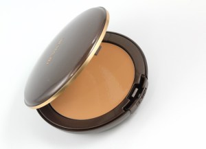Revlon-New-Complexion-One-Step-Compact-Makeup-open